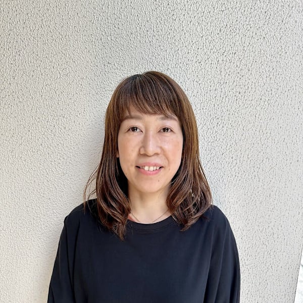 Hair studio Olive 駒川店【ヘアースタジオオリーブコマガワテン】のスタッフ紹介。西岡 知美