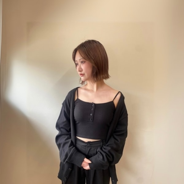n.w.h【エヌダブリュエイチ】のスタッフ紹介。aina