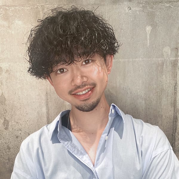 【静岡men's専門サロン】NEXT NEO【シズオカメンズセンモンサロン ネクスト ネオ】のスタッフ紹介。パーマ特化【波巻きパーマ】【ツイスパ】 【サーフカール】櫻田