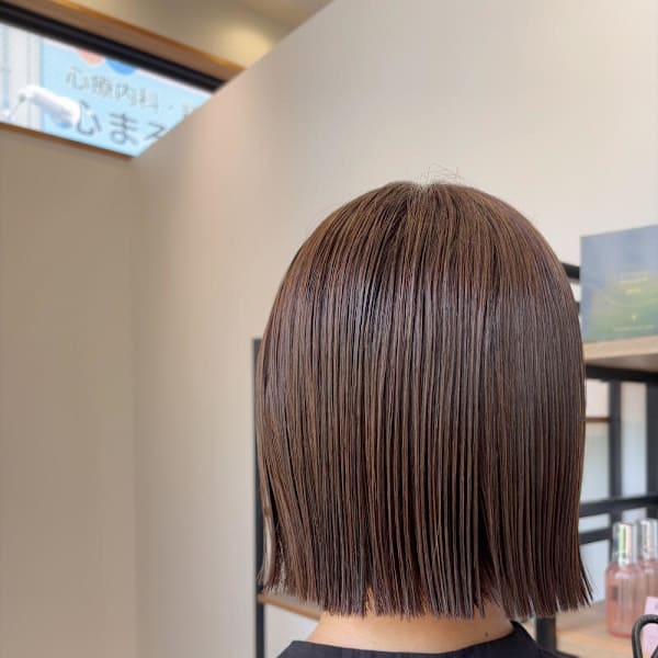 切りっぱなしミニボブ|半個室 rire hair 香椎店