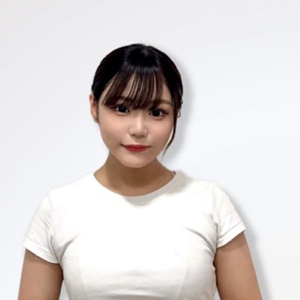 アイブロウサロン i'm 新宿店【眉毛専門店】【アイブロウサロン アイム シンジュクテン マユゲセンモンテン】のスタッフ紹介。ミク