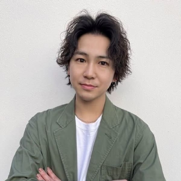 Aujuaオージュア認定 Zina 吉祥寺 髪質改善&トリートメント&艶髪【ジーナ】【オージュアニンテイ ジーナ キチジョウジ カミシツカイゼン トリートメント ツヤガミ】のスタッフ紹介。秋山 輝