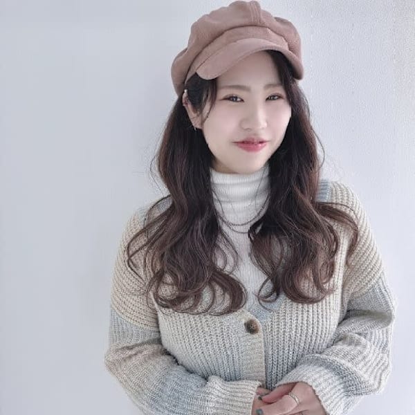 全席個室美容室 Zina 札幌大通 髪質改善＆トリートメント【ビヨウシツ ジーナ サッポロオオドオリ カミシツカイゼン】のスタッフ紹介。Hinano 