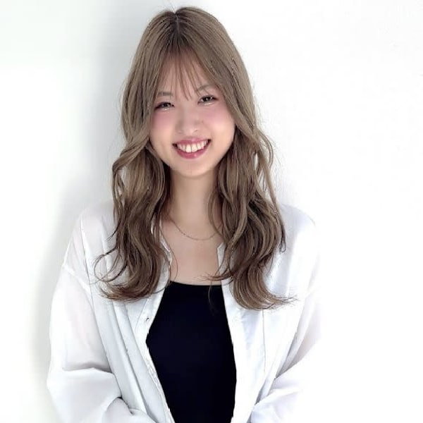 全席個室美容室 Zina 札幌大通 髪質改善&トリートメント【ビヨウシツ ジーナ サッポロオオドオリ カミシツカイゼン】のスタッフ紹介。菅原 麻里