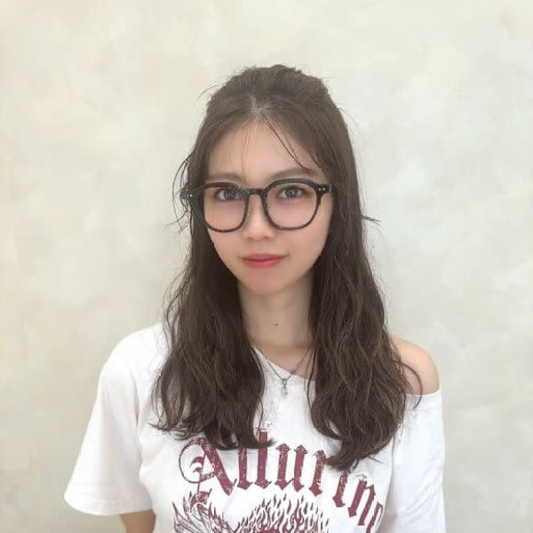 全席個室美容室 Zina 南草津 髪質改善＆トリートメント【ジーナ】【ゼンセキコシツビヨウシツジーナ ミナミクサツ カミシツカイゼンアンドトリートメント】のスタッフ紹介。HIRARI 