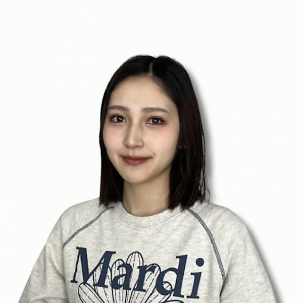 アイブロウサロン i’m阪急茨木店【眉毛専門店】【アイブロウサロンアイム ハンキュウイバラキテン マユゲセンモンテン】のスタッフ紹介。レイア