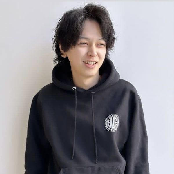 Zina 池袋サンシャイン通り 髪質改善&トリートメント【ジーナイケブクロサンシャインカミシツカイゼントリートメント】のスタッフ紹介。鈴木 健紀