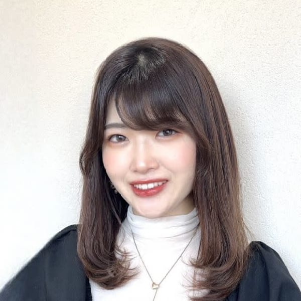 全席個室美容室 Zina 横浜 髪質改善＆トリートメント【ジーナ】【ゼンセキコシツビヨウシツ ジーナ ヨコハマ】のスタッフ紹介。真下 美月