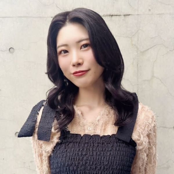 Lond BOY 表参道【ロンド ボーイ】【ロンド ボーイ オモテサンドウ】のスタッフ紹介。Natsuki ボブ 矯正