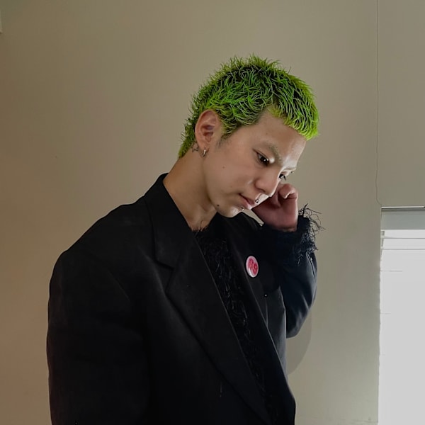 ライムグリーン