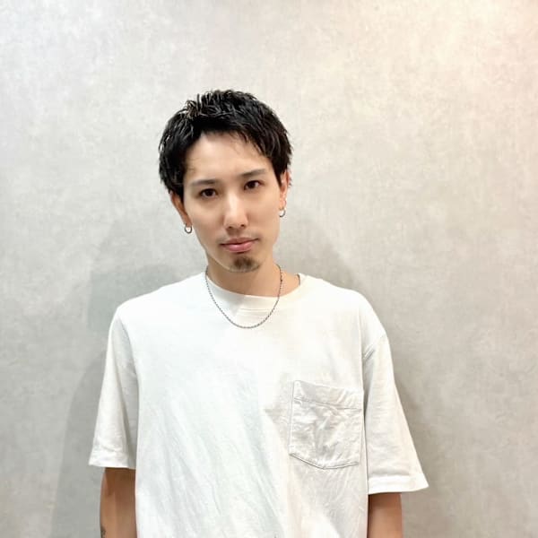 soi -ソワ-  by AROMA hair【ソワ バイ アロマヘアー】のスタッフ紹介。TAKUMI　YAMADA