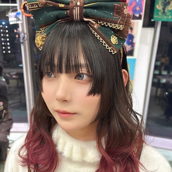 ウルフカット インナーカラー ケアブリーチ 推しカラー