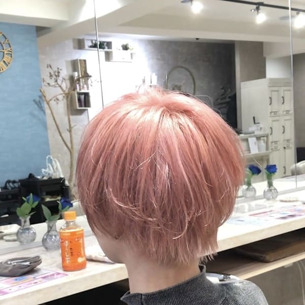 ホワイトピンクショートカット