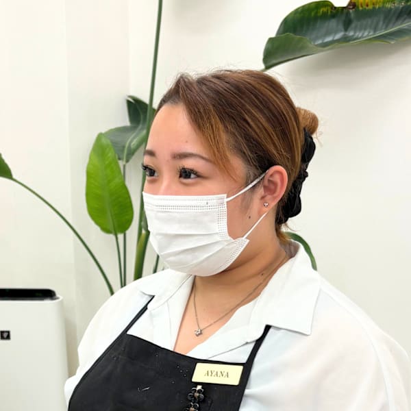 はあとねいる箕面店【ハアトネイルミノオテン】のスタッフ紹介。アヤナ