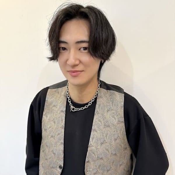 Zina 北千住 髪質改善&トリートメント&艶髪【ジーナキタセンジュカミシツカイゼン トリートメント ツヤガミ】のスタッフ紹介。阿部 竜