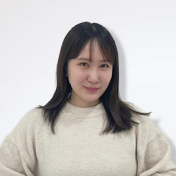 アイブロウサロン i'm 表参道骨董通り店【眉毛専門店】【アイブロウサロン アイム オモテサンドウコットウドオリテン マユゲセンモンテン】のスタッフ紹介。アイナ 