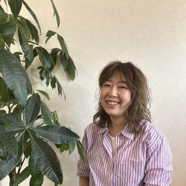 CLOE by LUVISM 亀田店【クロエバイラヴィズム カメダテン】のスタッフ紹介。小柳 美穂