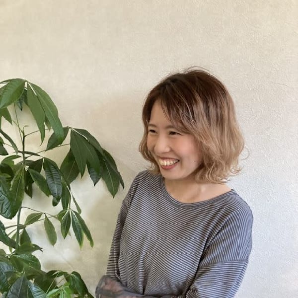 CLOE by LUVISM 亀田店【クロエバイラヴィズム カメダテン】のスタッフ紹介。阿部 愛弓