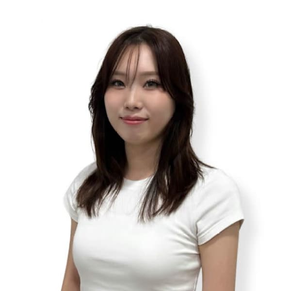 アイブロウサロン i'm 池袋サンシャイン60通り店【眉毛専門店】【アイブロウサロン アイム イケブクロサンシャインロクジュウドオリテン】のスタッフ紹介。アイナ 