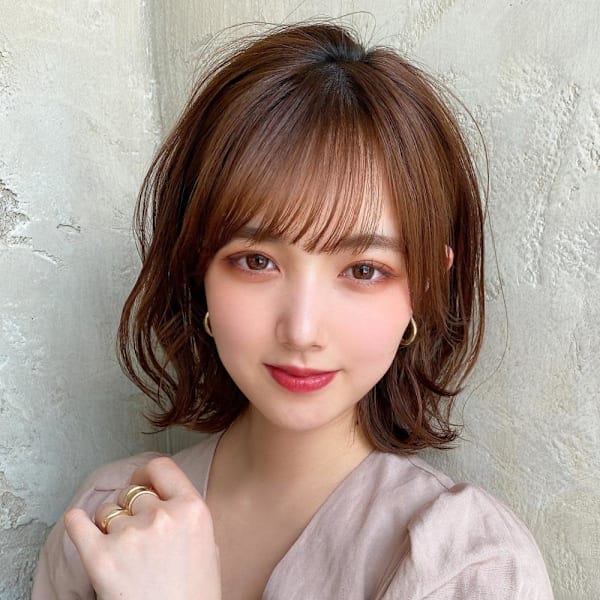 30代40代に人気の大人かわいい前髪ありのくびれショート