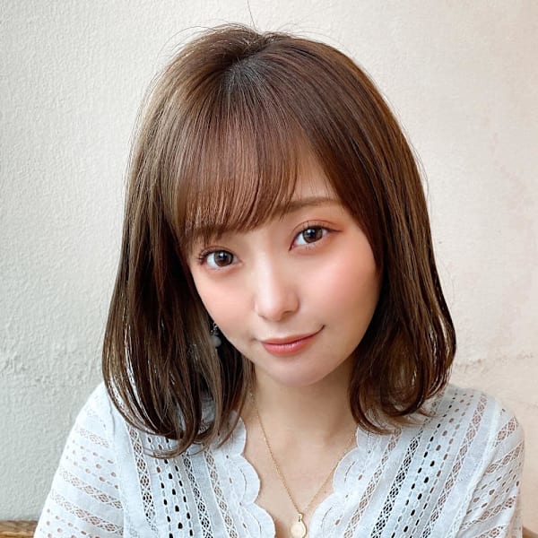 30代40代に人気の大人かわいい前髪ありのくびれショート