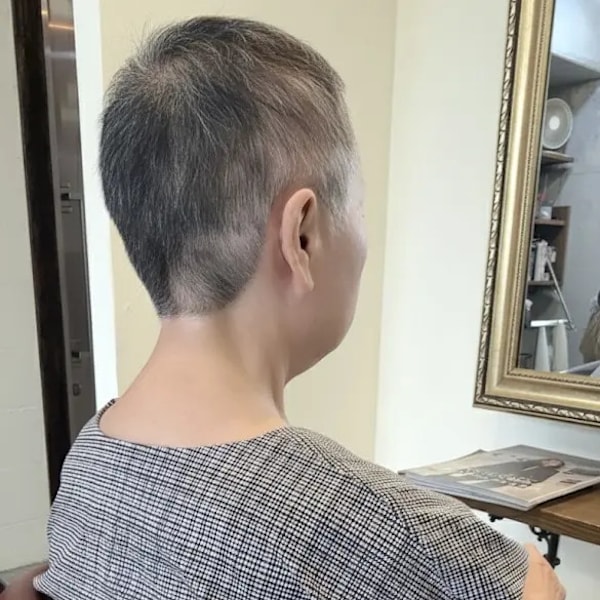 グレーヘア　ベリーショート