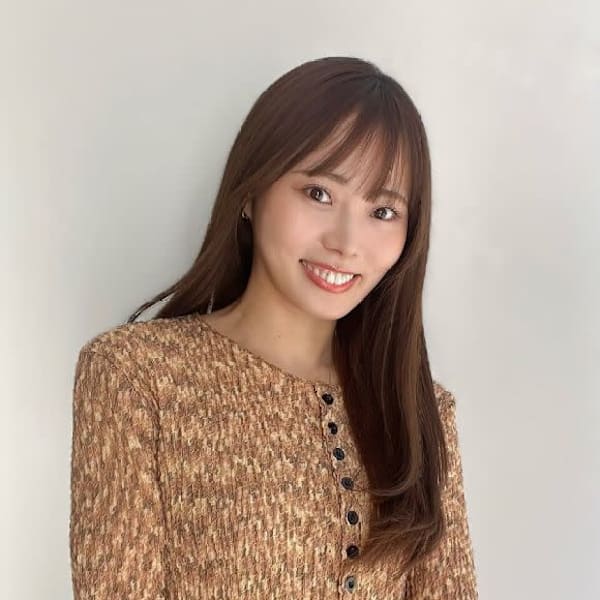 Zina 銀座中央通り 髪質改善&トリートメント&艶髪【ジーナ ギンザチュウオウドオリ カミシツカイゼン ツヤガミ】のスタッフ紹介。山口 里沙子