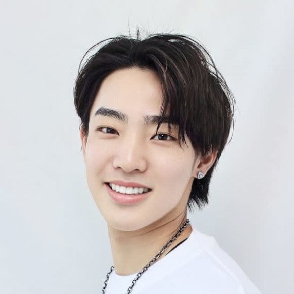 Zina 銀座中央通り 髪質改善&トリートメント&艶髪【ジーナ ギンザチュウオウドオリ カミシツカイゼン ツヤガミ】のスタッフ紹介。安井 楽人