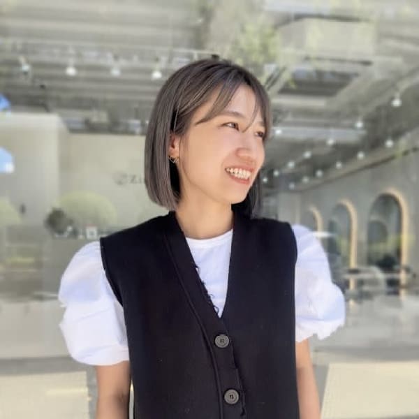 Zina 博多筑紫口 髪質改善＆トリートメント＆艶髪【ジーナ ハカタチクシグチ カミシツカイゼン トリートメント】のスタッフ紹介。大津 成美