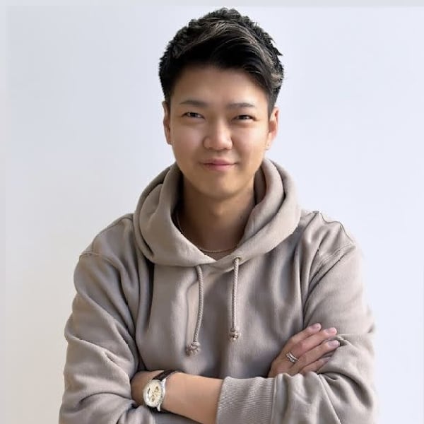 Zina 池袋 髪質改善&トリートメント&艶髪【ジーナイケブクロ カミシツカイゼン トリートメント ツヤガミ】のスタッフ紹介。吉田 誠