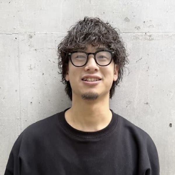 Zina 梅田 髪質改善&トリートメント&艶髪【ジーナ】【ジーナ ウメダ カミシツカイゼンアンドトリートメントアンドツヤガミ ジーナ】のスタッフ紹介。根本 康裕