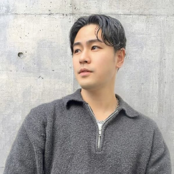 Zina 梅田 髪質改善&トリートメント&艶髪【ジーナ】【ジーナ ウメダ カミシツカイゼンアンドトリートメントアンドツヤガミ ジーナ】のスタッフ紹介。辻 優也