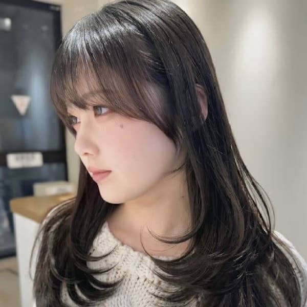 Zina 梅田 髪質改善&トリートメント&艶髪【ジーナ】【ジーナ ウメダ カミシツカイゼンアンドトリートメントアンドツヤガミ ジーナ】のスタッフ紹介。Zina スタイル