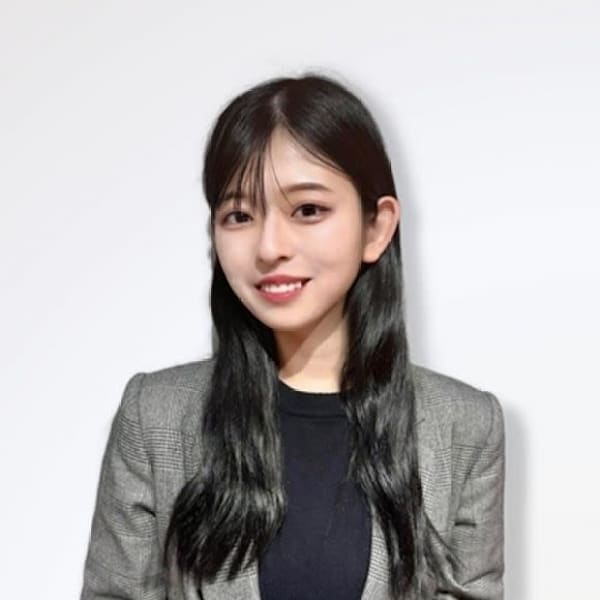 アイブロウサロン i'm 宮崎店【眉毛専門店】【アイブロウサロンアイム ミヤザキテン マユゲセンモンテン】のスタッフ紹介。ヒナツ 