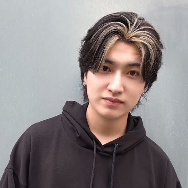 Zina 渋谷神南 髪質改善/前髪カット/韓国レイヤーカット【ジーナ】【ジーナ シブヤジンナン カミシツカイゼン マエガミカット カンコクレイヤーカット】のスタッフ紹介。竹内 克弥 ［渋谷］