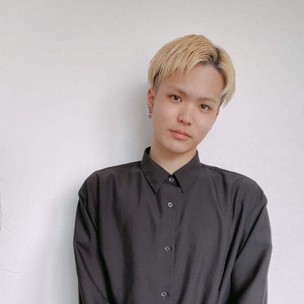 kiitos hair design +【キートス ヘアーデザイン プラス】のスタッフ紹介。荒井 大寿