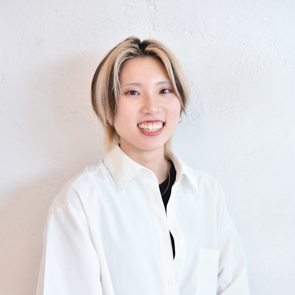 Amily hair salon ひたち野うしく店【アミリーヘアーサロン ヒタチノウシクテン】のスタッフ紹介。橋本 花奈