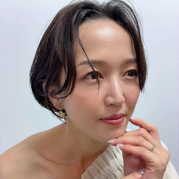 ナチュラルな大人のショートヘア