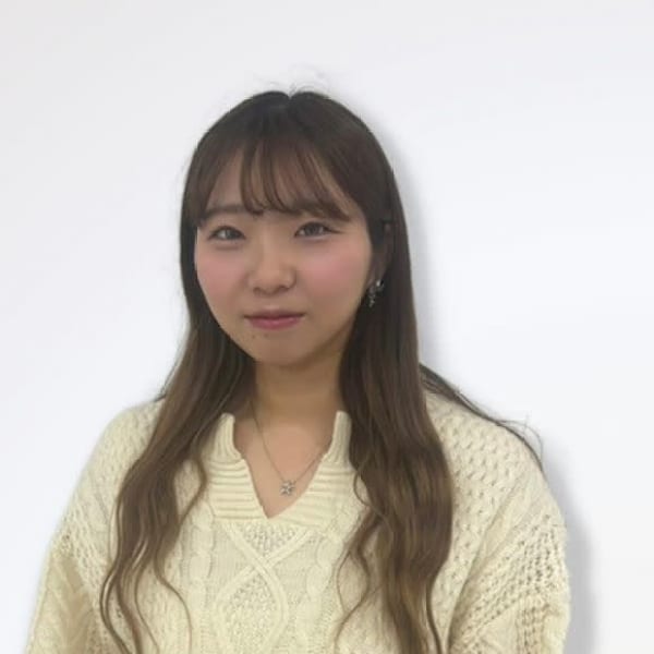 アイブロウサロン i'm 横浜2号店【眉毛専門店】【アイブロウサロン アイム　ヨコハマニゴウテン】のスタッフ紹介。ヒナタ 