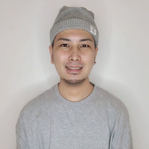 Zina セントラル銀座  髪質改善&トリートメント【ジーナセントラルギンザ カミシツカイゼン トリートメント】のスタッフ紹介。yanagi 