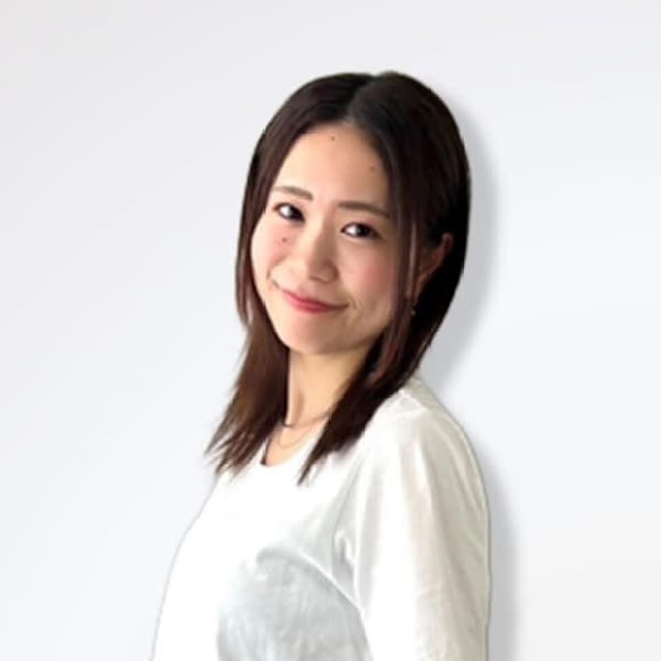 アイブロウサロン i'm 京都河原町店【眉毛専門店】【アイブロウサロン アイム キョウトカワラマチテン】のスタッフ紹介。ナルミ