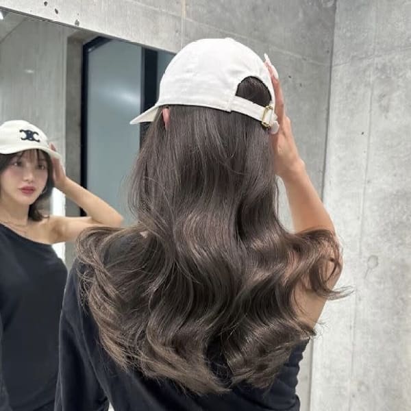 Coby by Zina 梅田茶屋町【コビーバイジーナウメダチャヤマチ】のスタッフ紹介。トレンド　 特集