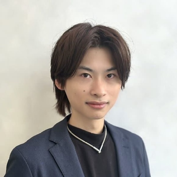 全席個室美容室Zina 銀座 髪質改善&トリートメント【ゼンセキコシツビヨウシツジーナギンザ カミシツカイゼン トリートメント】のスタッフ紹介。伊藤 賢正