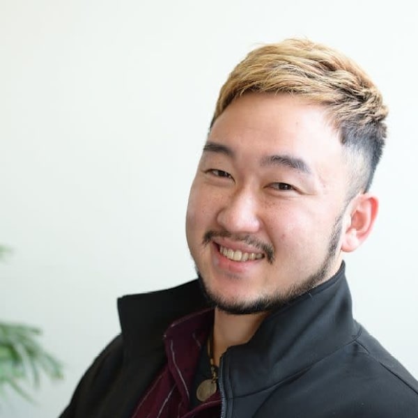 全席個室美容室Zina 銀座 髪質改善&トリートメント【ゼンセキコシツビヨウシツジーナギンザ カミシツカイゼン トリートメント】のスタッフ紹介。小林 一樹