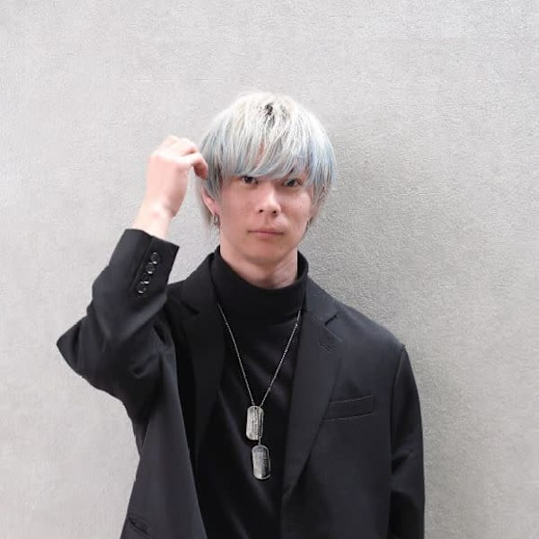 _WHITE 京橋店【アンダーバーホワイトキョウバシテン】のスタッフ紹介。吉田 健人