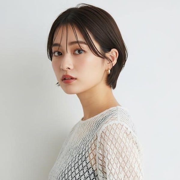 顔周りカット ショートボブ シースルーバンク 前髪カット