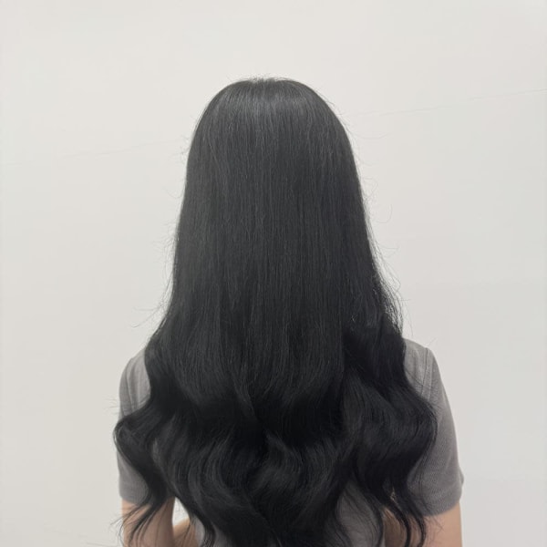 黒髪でも重く見せない!柔らかゆるふわロング!