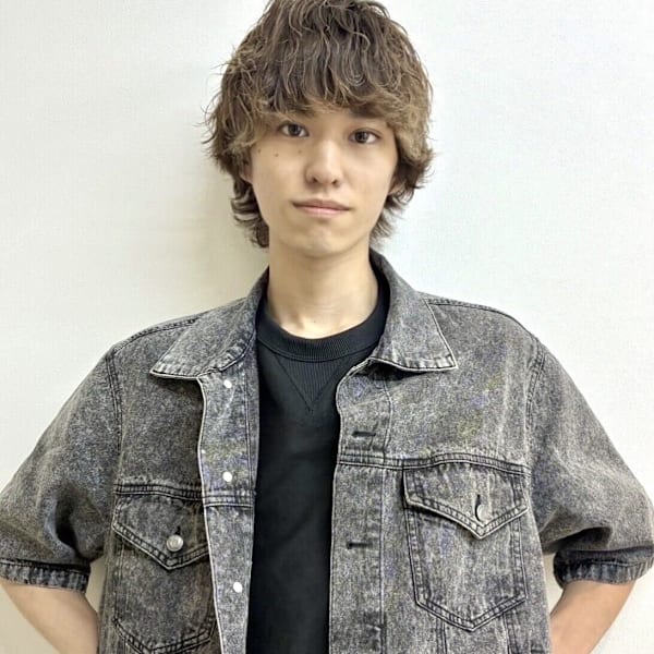 トリート ヘアデザイン 津田沼店【トリート ヘアデザイン ツダヌマテン】のスタッフ紹介。山室 右京