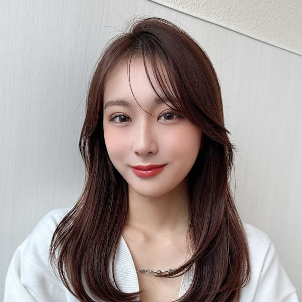 大人かわいいくびれヘアセミロング × ミルクティーベージュ