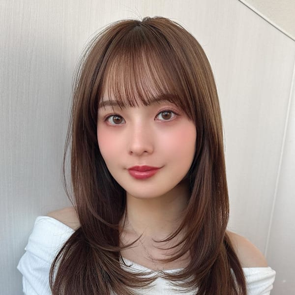 大人かわいいくびれヘアセミロング × ミルクティーベージュ